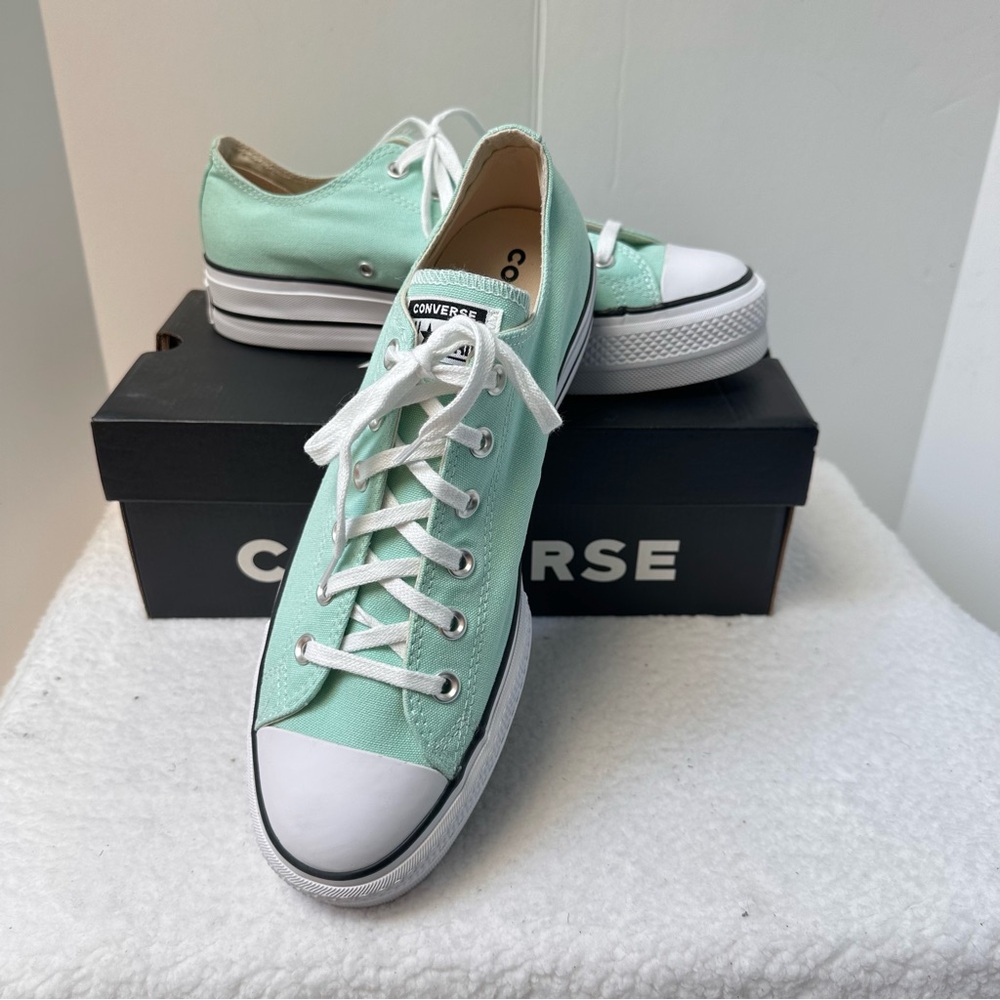 Converse Women's Light Green Sneakers